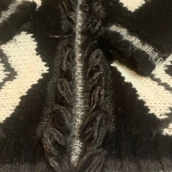 Ladies Fringe detail cardigan - Picture 3 of 6